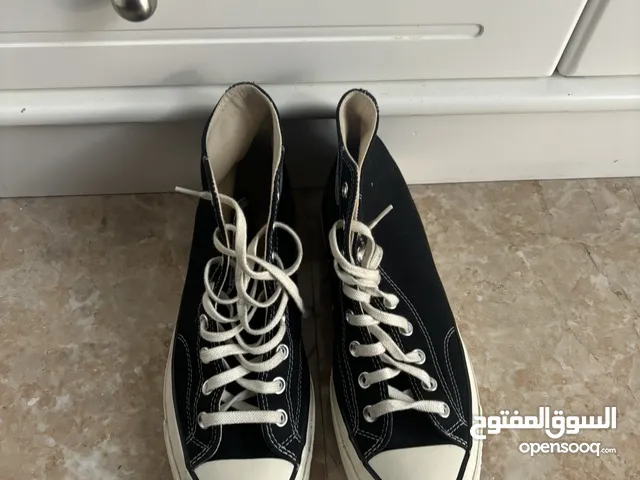 Converse black