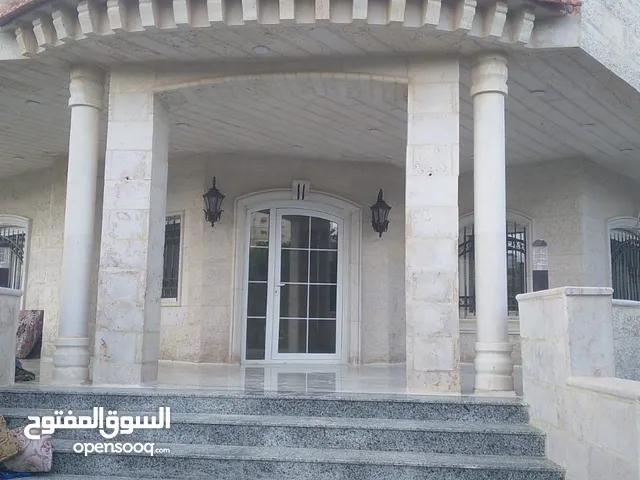 بيت مستقل للبيع مكون من طابقين
