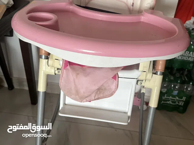 هالو كيتي كرسي اطفال مع قاعده تواليت واغراض للحموم