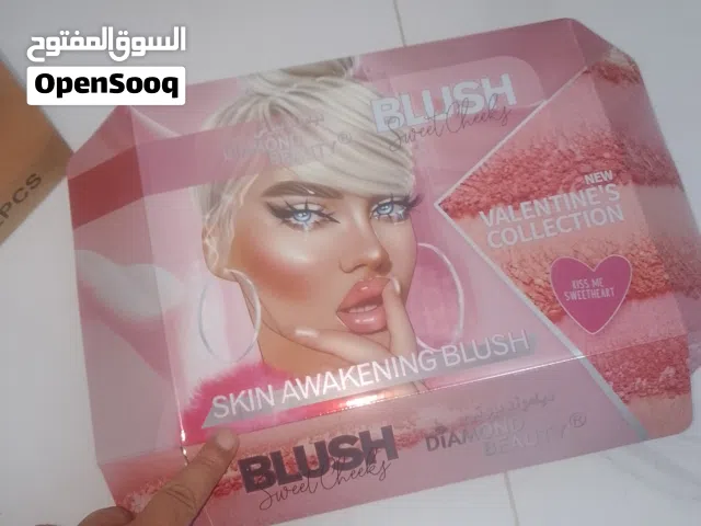 مكياج وجه وبودرة وواقي للشمس للبيع بضاعه درجه اولى ماستر من فرنسا باريس المكان طرابلس راس حسن