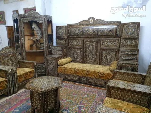 للبيع طقم دمشقي قديم موزاييك وصدف بحري طبيعي وموزاييك أصلي شغل يدوي