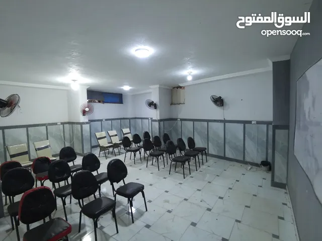 بدروم مقسم خمس قاعات