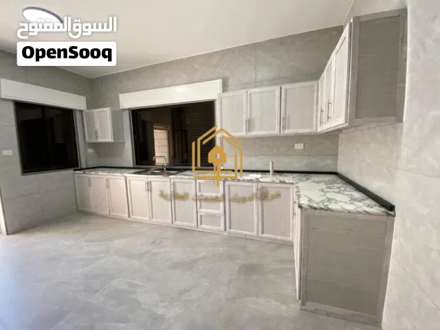 شقة مجددة - 3نوم - 213م - ارضية - ترس - قرب الخدمات العامة / السابع