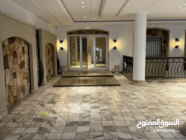شقة في حي دمشق مساحتها 225 متر