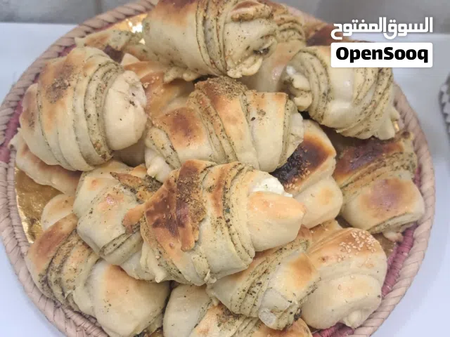 كروسان ومعمول الوافل ... معمول وافل بيتي بالتمر ... كروسان بالجبنة ونكهات عديدة مميزة