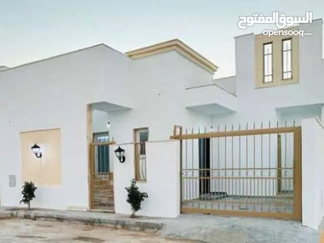 743 m2 3 Bedrooms Townhouse for Rent in Tripoli Ain Zara