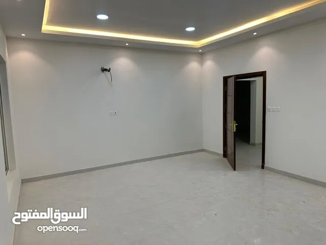 333 m2 5 Bedrooms Villa for Rent in Al Hofuf Jonob Mansobi Al Taleem