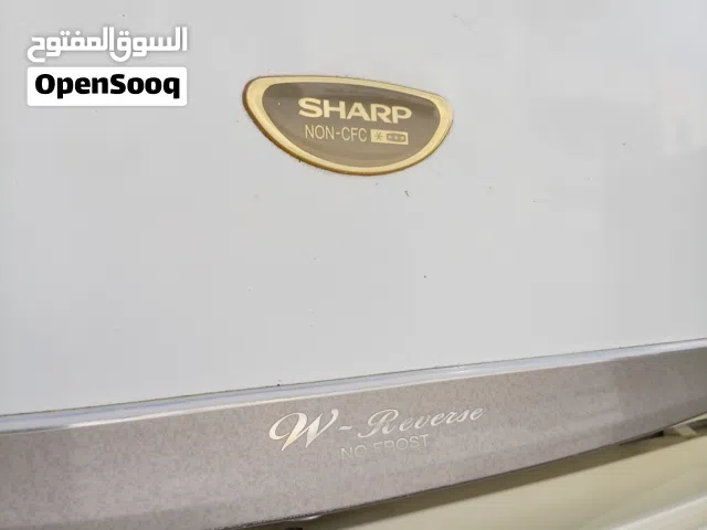 ثلاجة شارب بحالة ممتازة 22 قدم كامل اكسيواراتها معاها ما طورها الأصلي