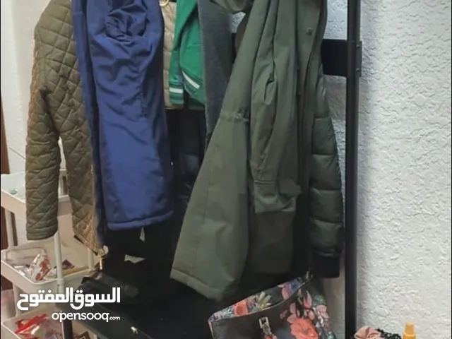 علاقة آيكيا للبيع