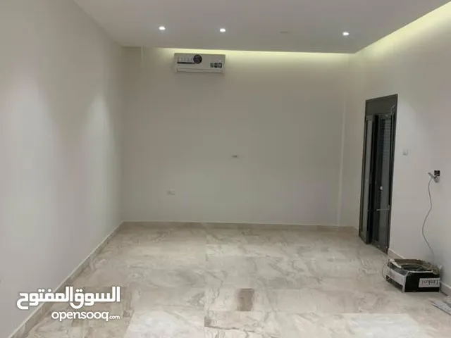 180 m2 3 Bedrooms Apartments for Rent in Tripoli Al-Seyaheyya