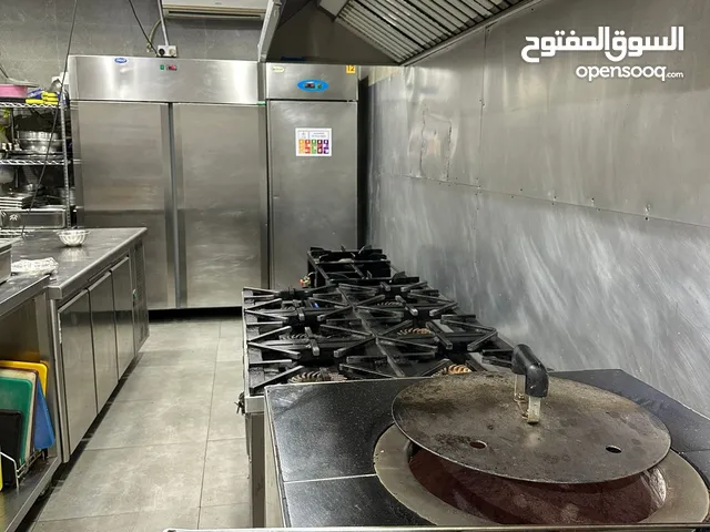 بيع مطعم و الرخصة بالكامل والعامله