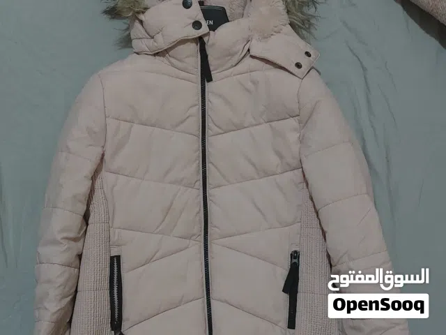 جاكت بامب بناتى ماركة اتش اند ام استعمال خفيف يلبس من 10ل 12 السعر 750 جنيه