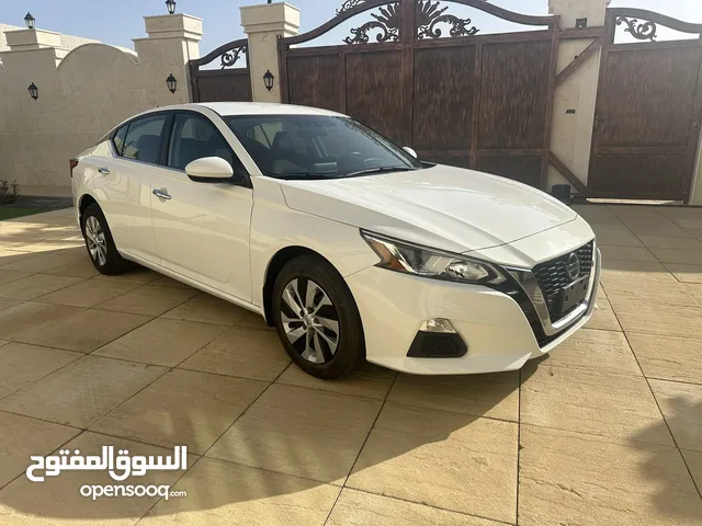 Used Nissan Altima in Sharjah