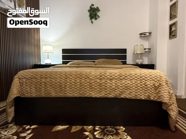 غرفة فندقية نظيفة مفروشة بالكامل للإيجار الأسبوعي والشهري في شارع الجامعة الأردنية شامل كل الفراتير