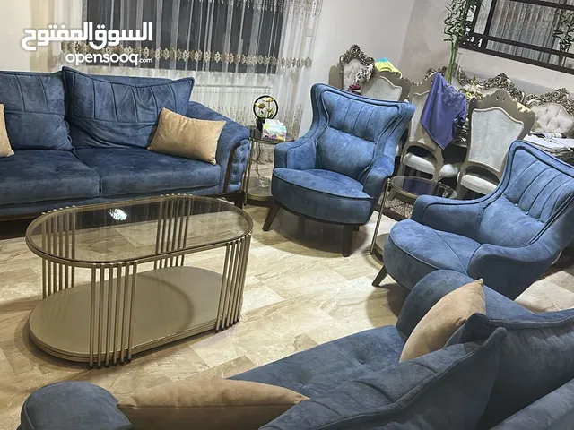 اطقم كنب عدد 2 بحاله ممتازه جدا بسعر مغري وبحاله ممتازه