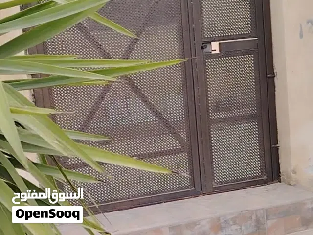 باب خارجي للبيع وشبكين حماية