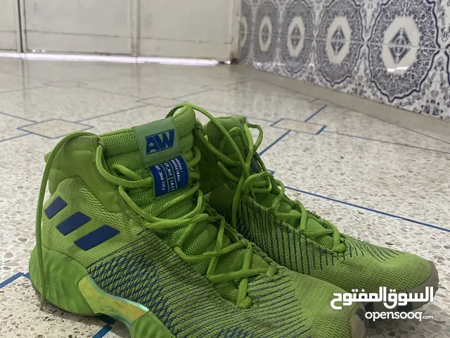 حذاء رياضي