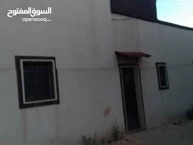 125 m2 4 Bedrooms Townhouse for Rent in Tripoli Arada