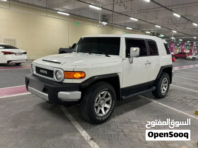 Used Toyota FJ in Sharjah