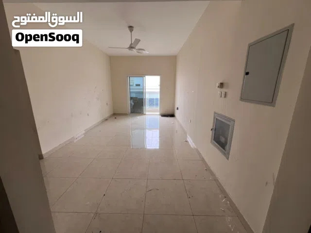 بين هدوء الروضة 2 وقرب كل الخدمات، شقة واسعة بسعر ذهبي لا يتكرر، فرصة سكن راقية تختصر عليك المسافة و