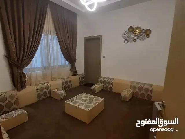 350 m2 5 Bedrooms Villa for Rent in Northern Governorate Madinat Hamad