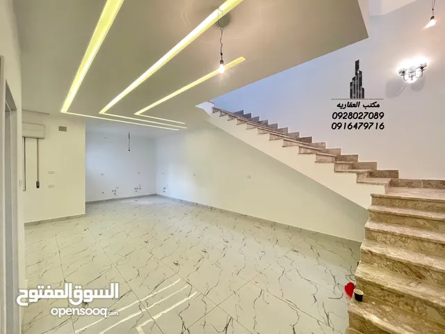 340m2 3 Bedrooms Villa for Sale in Tripoli Al-Serraj