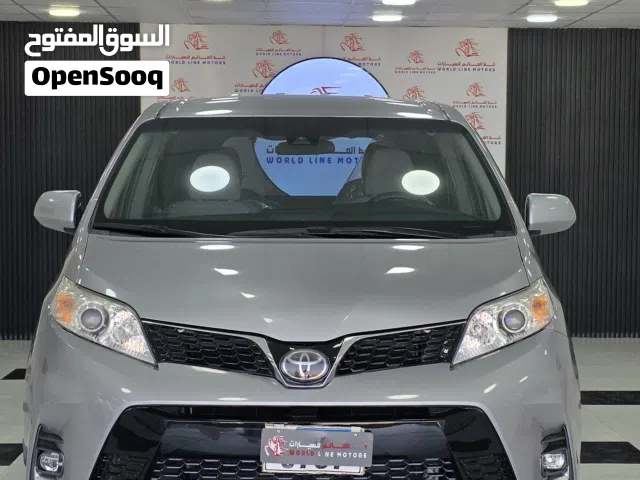 2018 Toyota Sienna LE
