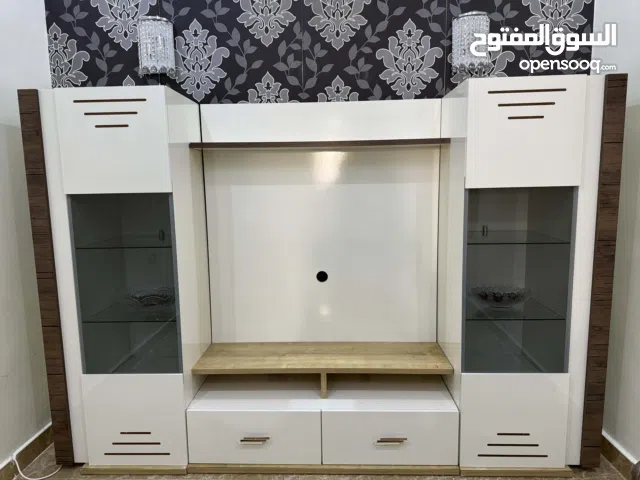 مكتبة للبيع