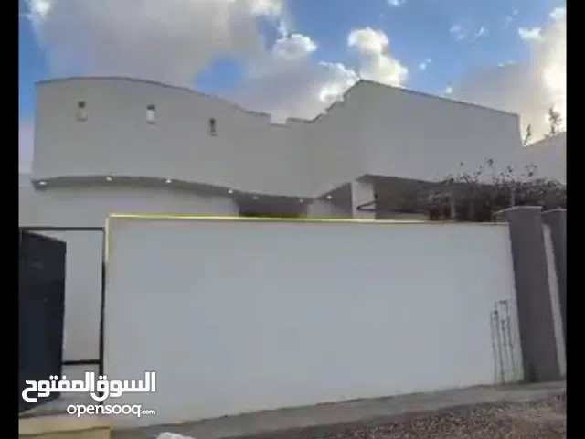 205 m2 3 Bedrooms Townhouse for Sale in Tripoli Ain Zara