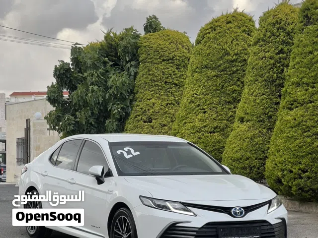 2022 تويوتا كامري SE