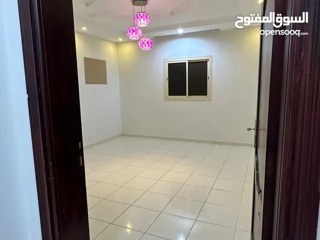 174 m2 5 Bedrooms Apartments for Rent in Al Madinah Al Jamiah