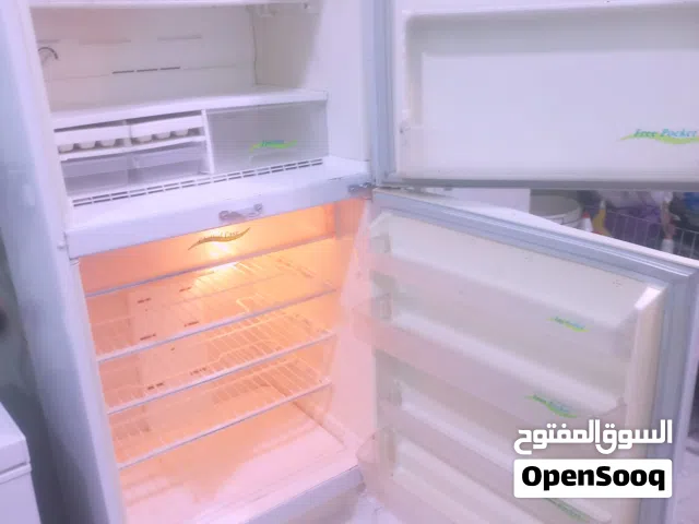 ثلاجة توشيبا مستعمله استعمال خفيف حالتها ممتازه
