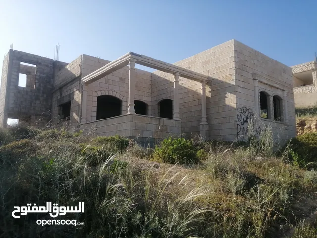 18 m2 5 Bedrooms Townhouse for Sale in Zarqa Um Rummanah