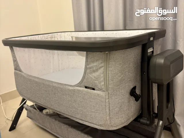 Giggles Zeus auto swing bed