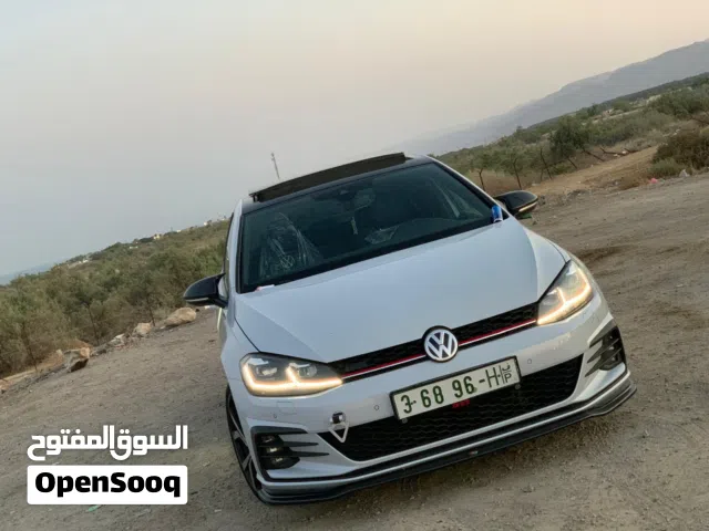 2018 Volkswagen Golf GTI Standard