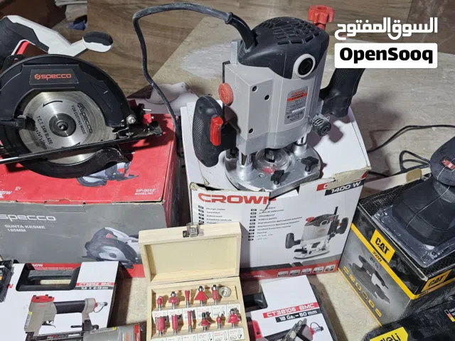 معدات نجارة شبه جديدة