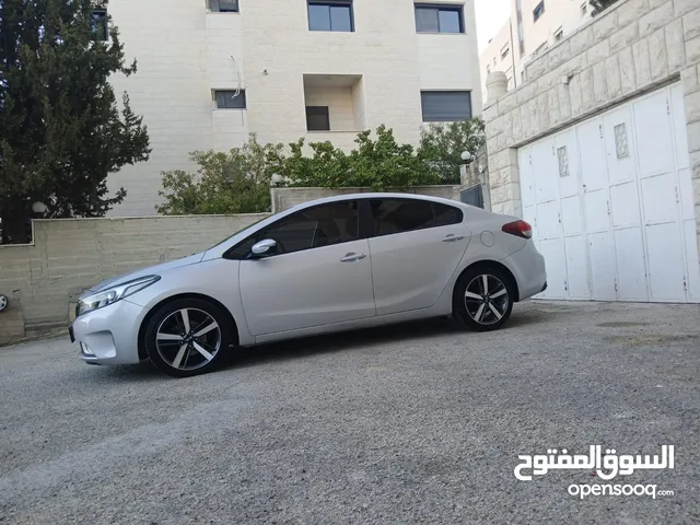 كيا K3 /موديل 2017/ ماتور 1600/ اقتصاديه/اصل سولار/ غنيه عن التعريف