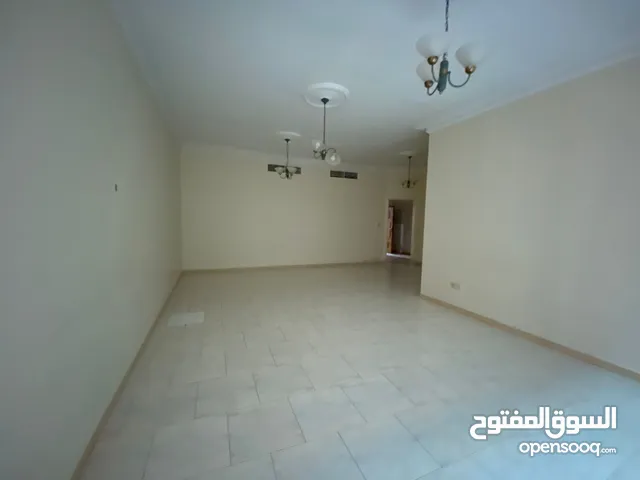 1630ft 3 Bedrooms Apartments for Rent in Sharjah Al Majaz