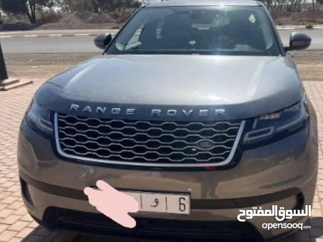 Je met à la vente ma voiture de marque Range Rover vilar model 2018 kilométrage 143000 km .