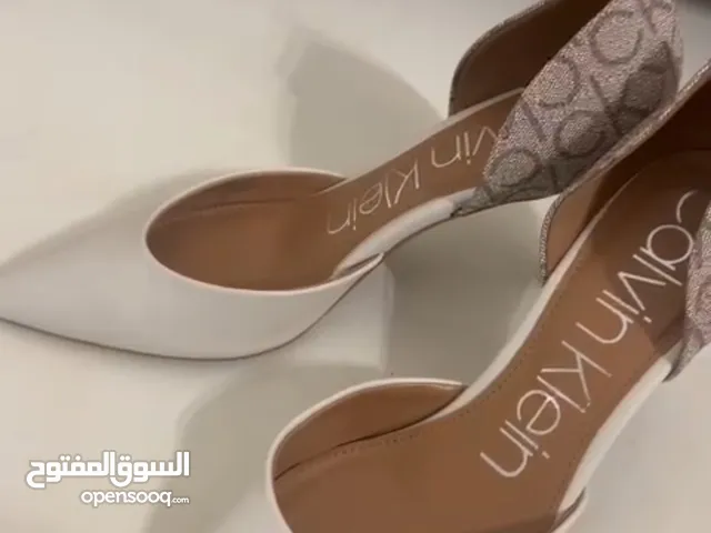 Beige With Heels in Muscat