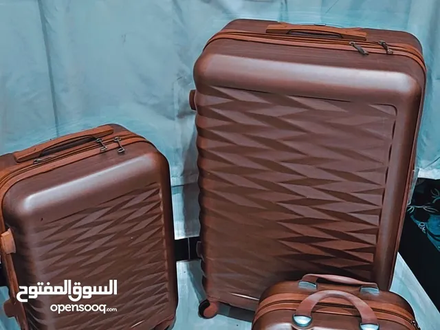 اربع حقائب سفر أو زواج أي شي حقائب فااايبر