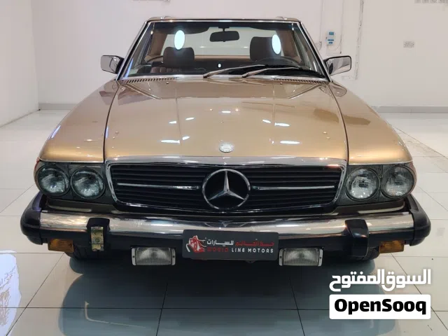 مرسيدس بنز  SL 380  1984  احد السيارات الكلاسيكيه الشهيره من مرسيدس  ذو تصميم كلاسيكي فاخر ورياضي