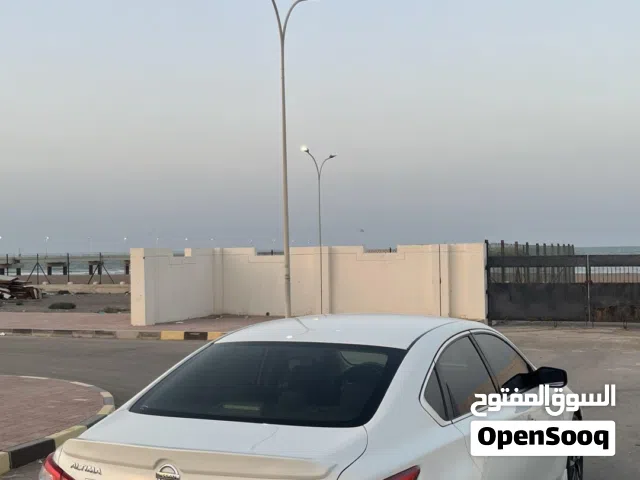 نيسان التيما 2016 اس يو في مستعملة بحالة ممتازة مع مواصفات أمريكية