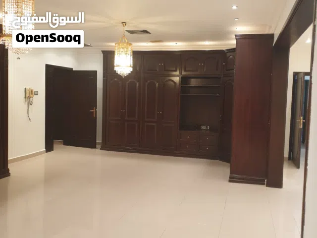400 m2 More than 6 bedrooms Villa for Rent in Hawally Jabriya