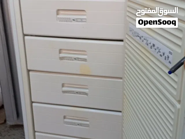 ثلاجات ومجمده عموديه للبيع