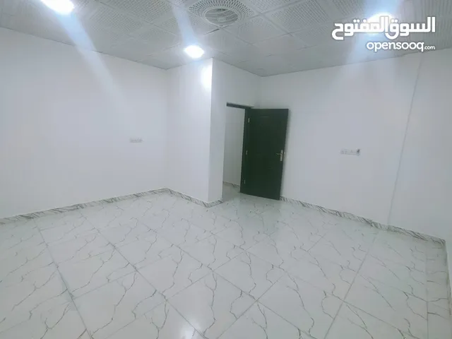 150 m2 3 Bedrooms Townhouse for Rent in Basra Jubaileh