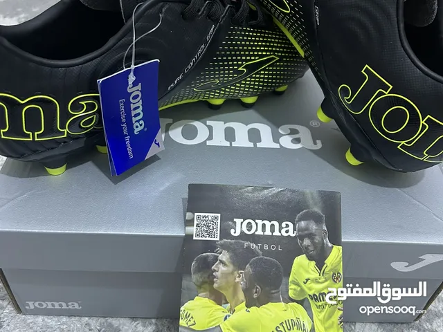 43 Sport Shoes in Tripoli