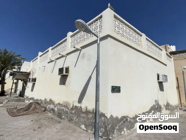 منزل قديم بالقرب من دوار مطرح