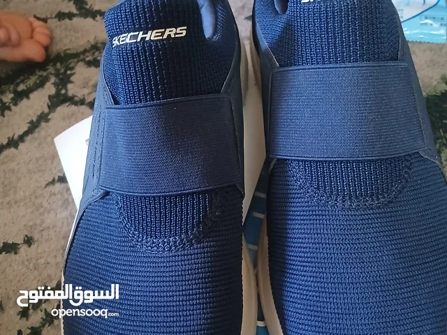 40 Sport Shoes in Zarqa