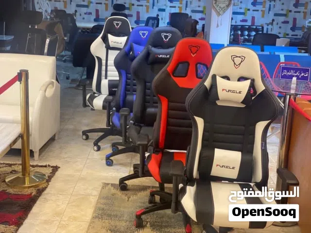 *كرسي الجيمنج اللي هيخليك ملك اللعبة!   - *راحة على الآخر*: سفنج ميموري فوم + مخدة للرقبة والقط
